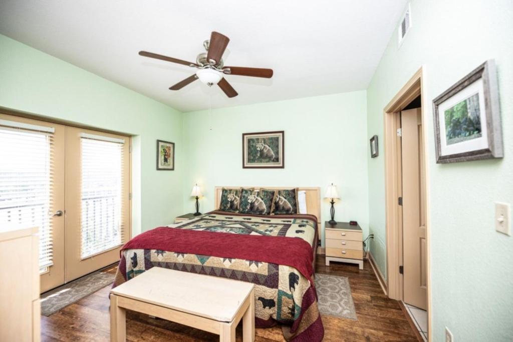 Mvc - Unit 1302 - The Cove Apartment พิเจนฟอร์จ ภายนอก รูปภาพ
