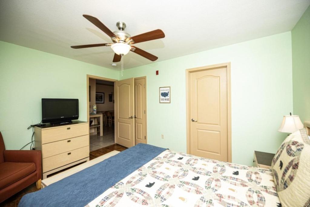 Mvc - Unit 1302 - The Cove Apartment พิเจนฟอร์จ ภายนอก รูปภาพ